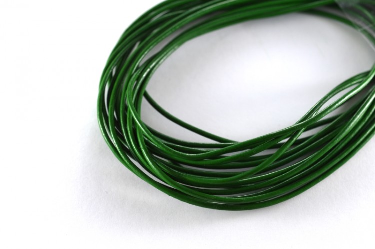 Шнур кожаный 2мм, цвет зеленый, 51-015, 1 метр Шнур кожаный 2мм, цвет зеленый, 51-015, 1 метр