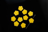 Бусина Цветочек 11х11х5мм, цвет желтый, непрозрачная, стеклянная, 735-048, 10шт