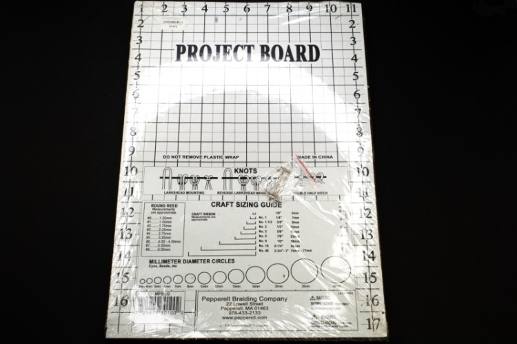 Доска для макраме Beadsmith Project Board 43x28x1 см, 32-215, 1шт Доска для макраме Beadsmith Project Board 43x28x1 см, 32-215, 1шт