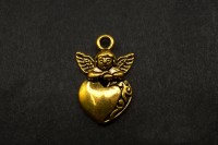 Подвеска Ангелочек на сердце 25х16х4мм, отверстие 3мм, цвет античное золото, сплав металлов, 22-160, 1шт