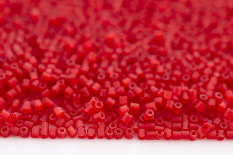 Бисер чешский PRECIOSA рубка 13/0 90070М матовый красный непрозрачный, 10г Бисер чешский PRECIOSA рубка 13/0 90070М матовый красный непрозрачный, 10г