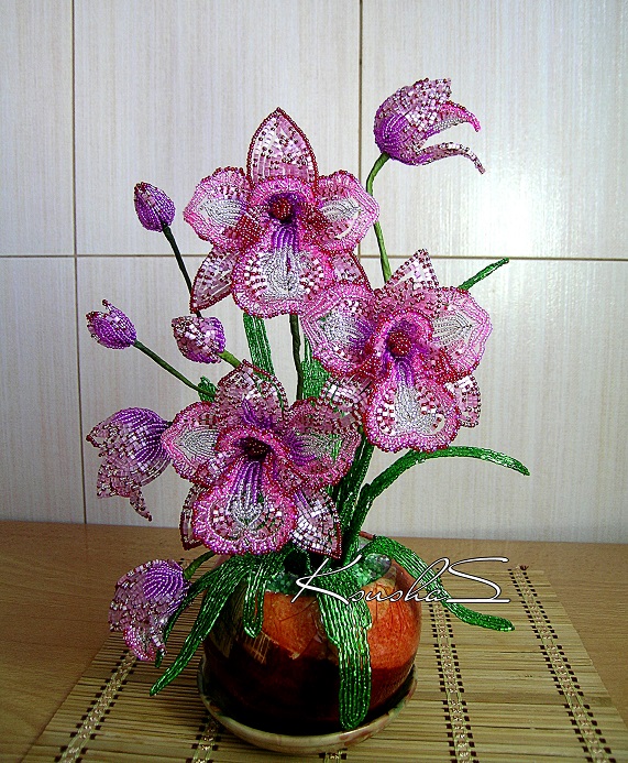 Орхидея из бисера своими руками