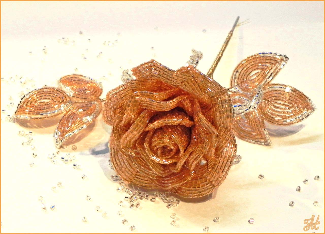 Роза из бисера французское плетение