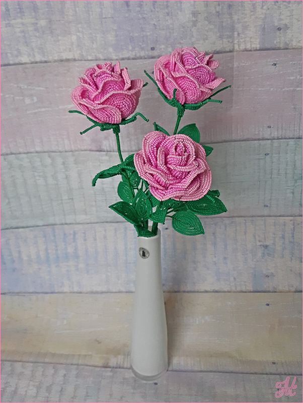 Розовые розы из бисера - видео мастер-класс