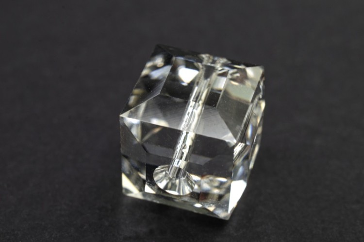 Бусина куб Swarovski 5601 #001 12мм Crystal, 5601-12-001, 1шт Бусина куб Swarovski 5601 #001 12мм Crystal, 5601-12-001, 1шт