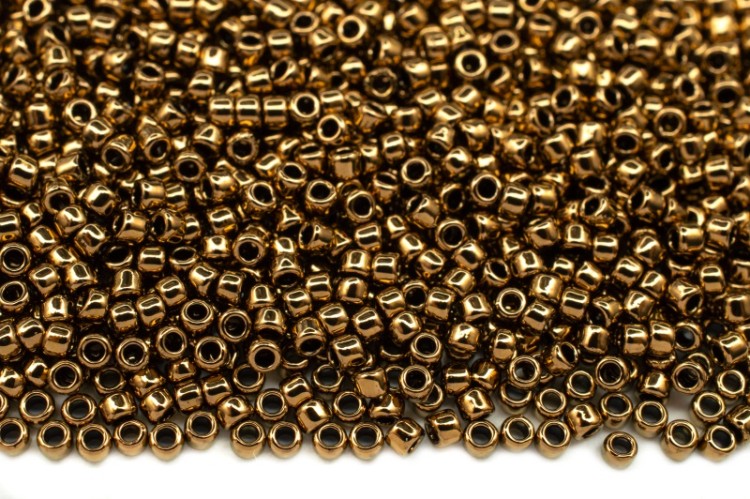 Бисер японский TOHO круглый 15/0 #0221 бронза, 10 грамм Бисер японский TOHO круглый 15/0 #0221 бронза, 10 грамм
