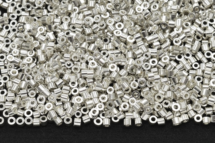 Бисер LinAng цилиндрический 1,6мм, #006 серебро гальваническое покрытие, 5 грамм Бисер LinAng цилиндрический 1,6мм, #006 серебро гальваническое покрытие, 5 грамм