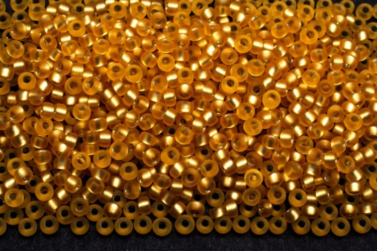 Бисер японский MIYUKI круглый 11/0 #0003F золотой, матовый, серебряная линия внутри, 10 грамм Бисер японский MIYUKI круглый 11/0 #0003F золотой, матовый, серебряная линия внутри, 10 грамм