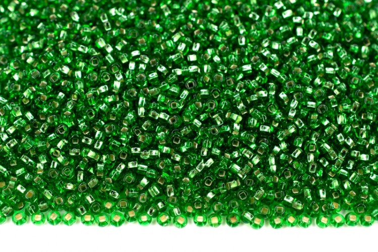 Бисер чешский PRECIOSA круглый 10/0 57100 зеленый, серебряная линия внутри, квадратное отверстие, 1 сорт, 50г Бисер чешский PRECIOSA круглый 10/0 57100 зеленый, серебряная линия внутри, квадратное отверстие, 1 сорт, 50г