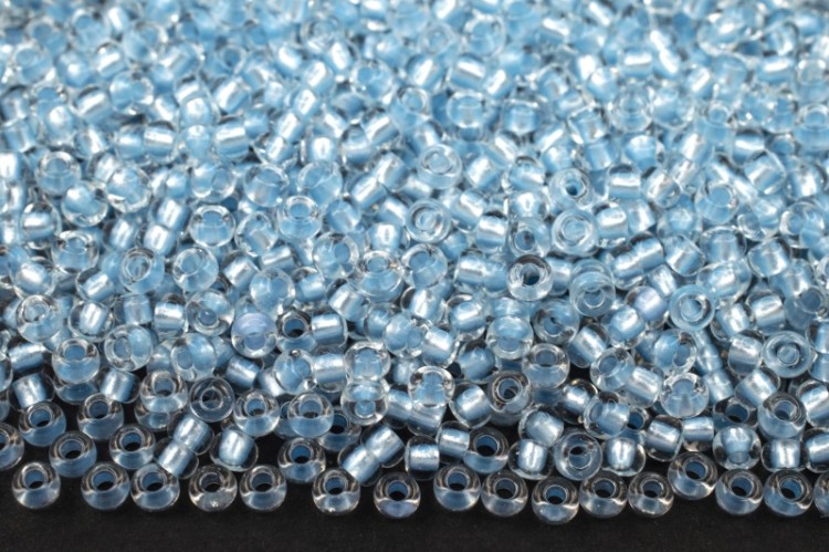 Бисер чешский PRECIOSA круглый 10/0 38236 прозрачный, голубая перламутровая линия внутри, 2 сорт, 50г Бисер чешский PRECIOSA круглый 10/0 38236 прозрачный, голубая перламутровая линия внутри, 2 сорт, 50г