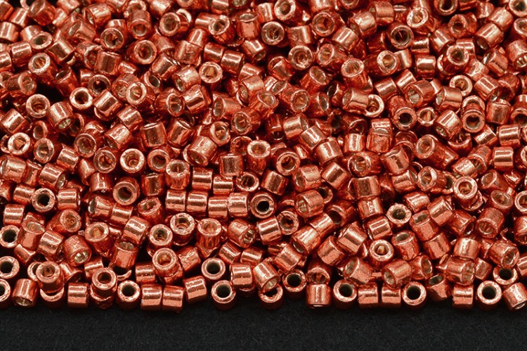Бисер японский MIYUKI Delica цилиндр 10/0 DBM-1842 Duracoat Galvanized, темная ягода, 5 грамм Бисер японский MIYUKI Delica цилиндр 10/0 DBM-1842 Duracoat Galvanized, темная ягода, 5 грамм