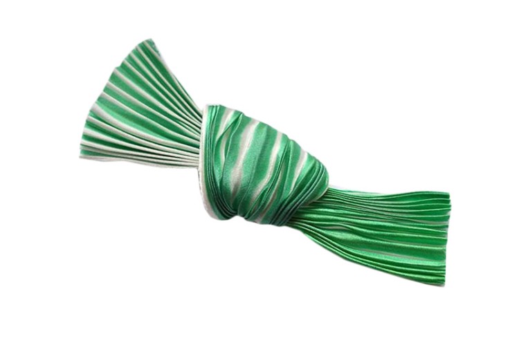 Лента шелковая Шибори, ширина 12см, цвет №060 зеленый/белый, 20см Лента шелковая Шибори, ширина 12см, цвет №060 зеленый/белый, 20см