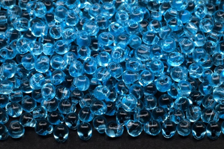 Бисер MIYUKI Drops 3,4мм #0148 вода, прозрачный, 10 грамм Бисер MIYUKI Drops 3,4мм #0148 вода, прозрачный, 10 грамм