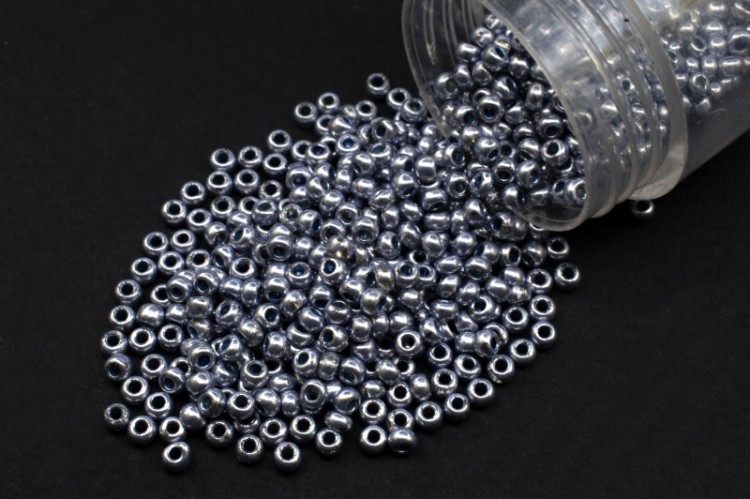 Купить Бисер чешский PRECIOSA круглый 10/0 18131 серебристо-голубой металлик, 20 грамм