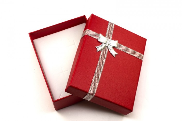 Подарочная коробочка 90х67х27мм для украшений, цвет красный, картон, 31-008, 1шт Подарочная коробочка 90х67х27мм для украшений, цвет красный, картон, 31-008, 1шт