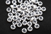 Бусина с буквой W 7х4мм, отверстие 1мм, цвет белый/черный, 540-137, 10шт