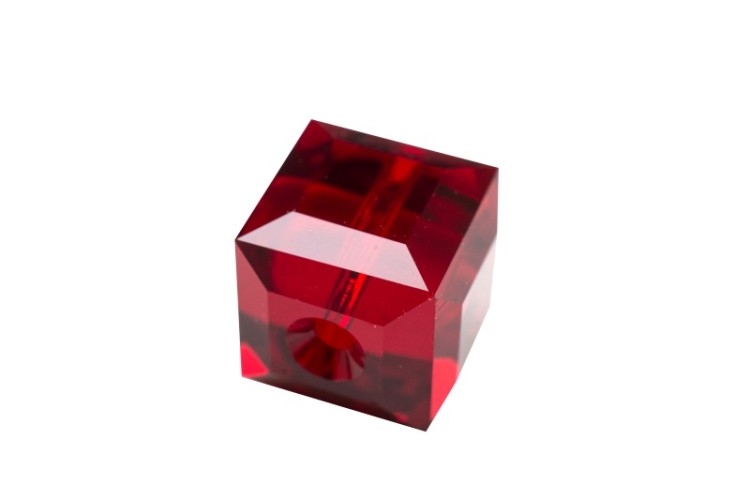Бусина куб Swarovski 5601 #208 8мм Siam, 5601-8-208, 1шт Бусина куб Swarovski 5601 #208 8мм Siam, 5601-8-208, 1шт