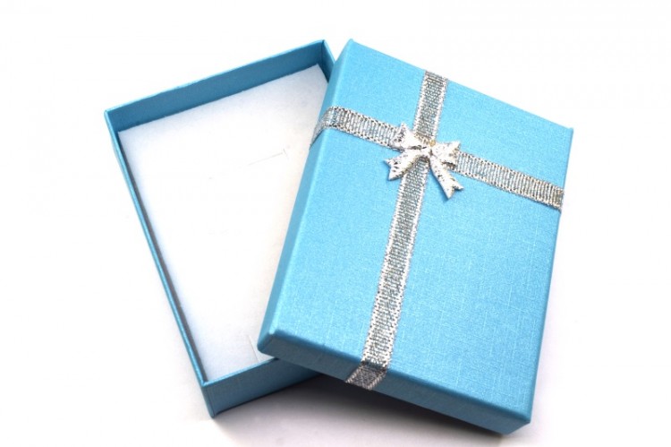 Подарочная коробочка 90х67х27мм для украшений, цвет голубой, картон, 31-009, 1шт Подарочная коробочка 90х67х27мм для украшений, цвет голубой, картон, 31-009, 1шт