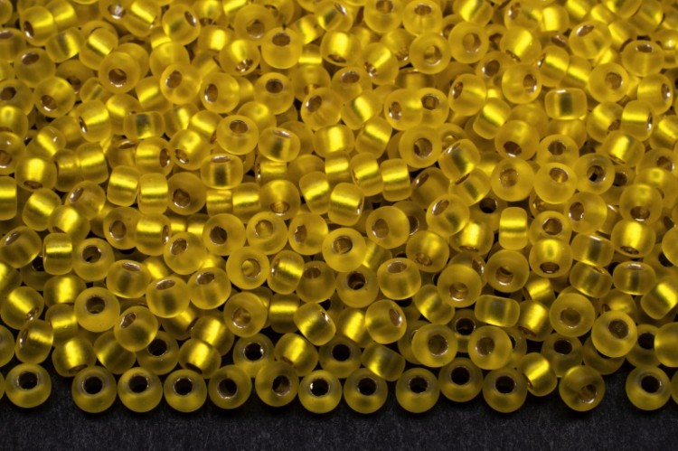 Бисер японский MIYUKI круглый 8/0 #0006F желтый, матовый, серебряная линия внутри, 10 грамм Бисер японский MIYUKI круглый 8/0 #0006F желтый, матовый, серебряная линия внутри, 10 грамм