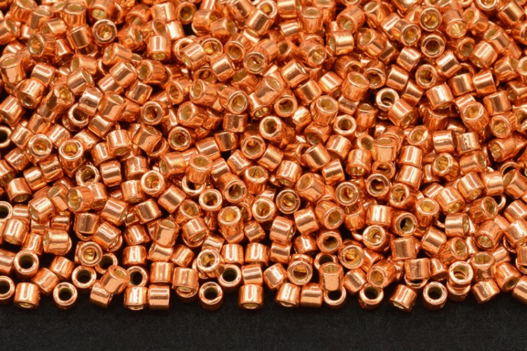 Бисер японский MIYUKI Delica цилиндр 10/0 DBM-1836 Duracoat Galvanized, мускат, 5 грамм Бисер японский MIYUKI Delica цилиндр 10/0 DBM-1836 Duracoat Galvanized, мускат, 5 грамм