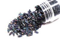 Бисер японский MIYUKI Quarter TILA #0401FR черный, матовый радужный непрозрачный, 5 грамм