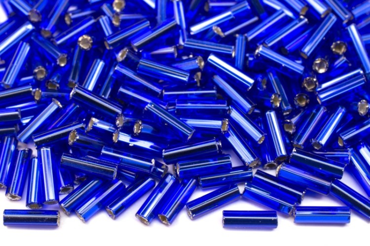 Бисер чешский PRECIOSA стеклярус 37080 7мм синий, серебряная линия внутри, 50г Бисер чешский PRECIOSA стеклярус 37080 7мм синий, серебряная линия внутри, 50г