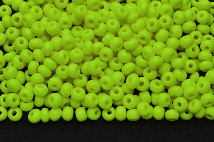 Бисер чешский PRECIOSA круглый 6/0 16А54М матовый салатовый непрозрачный, 50г Бисер чешский PRECIOSA круглый 6/0 16А54М матовый салатовый непрозрачный, 50г