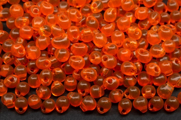 Бисер MIYUKI Drops 3,4мм #0138 оранжевый, прозрачный, 10 грамм Бисер MIYUKI Drops 3,4мм #0138 оранжевый, прозрачный, 10 грамм