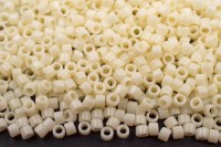 Бисер японский MIYUKI Delica цилиндр 11/0 DB-1130 слоновая кость, непрозрачный, 5 грамм
