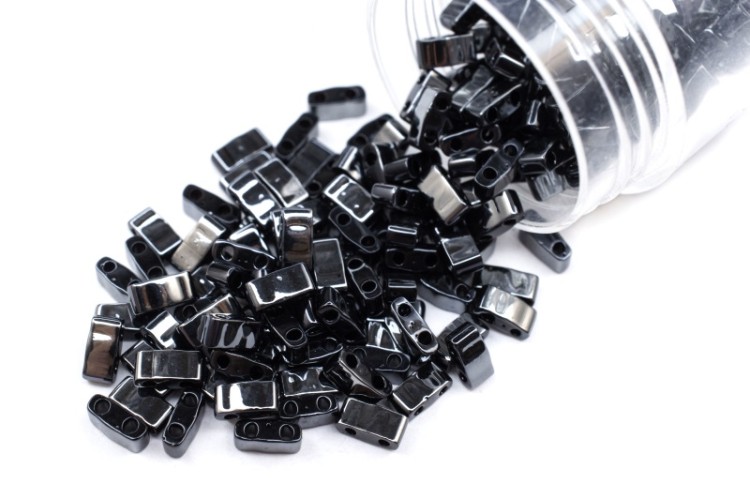Бисер японский MIYUKI Half TILA #55096 Black Vacuum Hematite Full, непрозрачный, 5 грамм Бисер японский MIYUKI Half TILA #55096 Black Vacuum Hematite Full, непрозрачный, 5 грамм