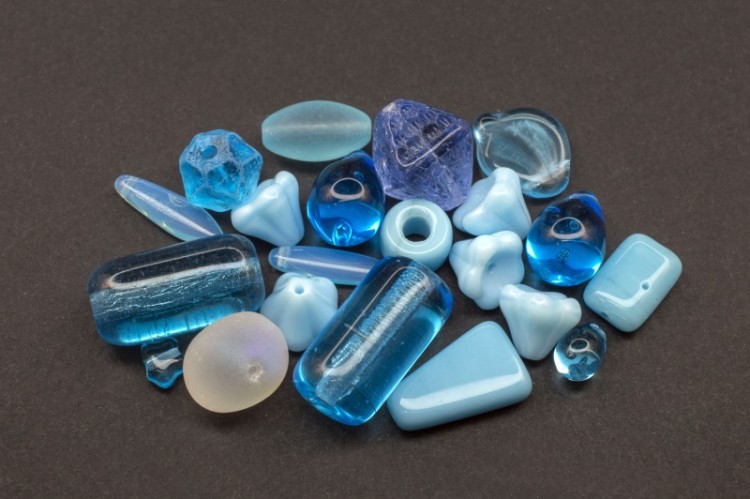 Бусины МИКС №009 Preciosa, голубая гамма, стеклянные, 25г (около 29шт) Бусины МИКС №009 Preciosa, голубая гамма, стеклянные, 25г (около 29шт)