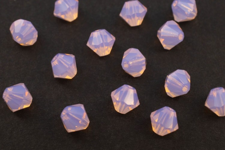 Бусины биконусы хрустальные 5мм, цвет ROSE OPAL, 750-024, 10шт Бусины биконусы хрустальные 5мм, цвет ROSE OPAL, 750-024, 10шт