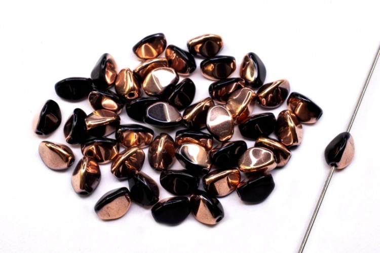 Бусины Pinch beads 5х3мм, отверстие 0,8мм, цвет 23980/27101 черный/золотой капри, 755-096, 10г (около 117шт) Бусины Pinch beads 5х3мм, отверстие 0,8мм, цвет 23980/27101 черный/золотой капри, 755-096, 10г (около 117шт)
