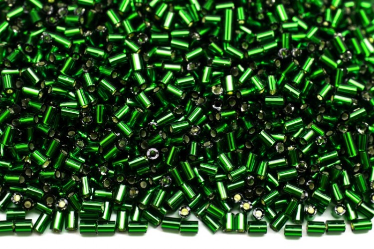 Бисер чешский PRECIOSA рубка (трубочка) 10/0 57120 зеленый, серебряная линия внутри, 50г Бисер чешский PRECIOSA рубка (трубочка) 10/0 57120 зеленый, серебряная линия внутри, 50г