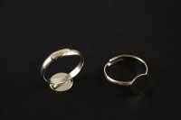 Основа для кольца 17мм (регулируется), диаметр площадки 10мм, цвет платина, латунь, 15-009, 1шт