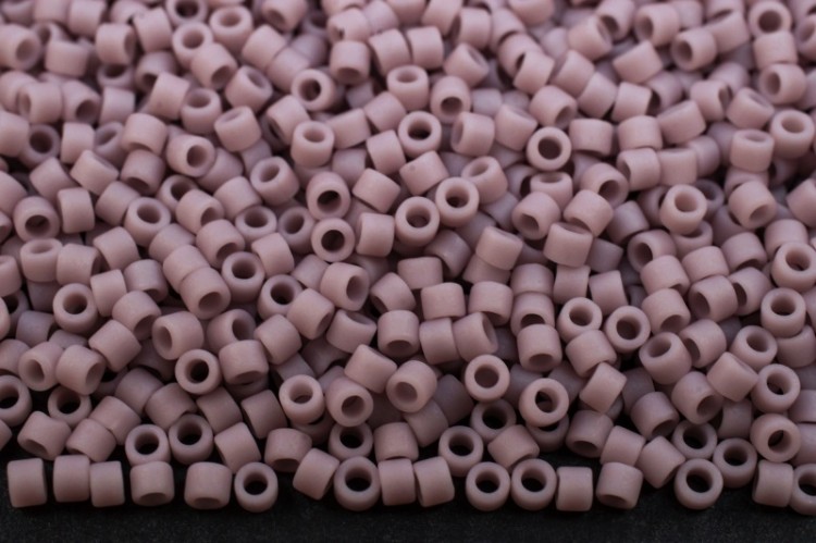 Бисер японский MIYUKI Delica цилиндр 11/0 DB-0758 розовато-лиловый, матовый непрозрачный, 5 грамм Бисер японский MIYUKI Delica цилиндр 11/0 DB-0758 розовато-лиловый, матовый непрозрачный, 5 грамм
