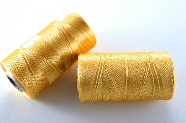 Нитки Doli для кистей и вышивки, цвет 0142 светло-желтый, 100% вискоза, 500м, 1шт Нитки Doli для кистей и вышивки, цвет 0142 светло-желтый, 100% вискоза, 500м, 1шт