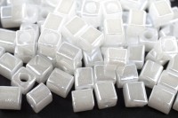 Бисер японский Miyuki Cube кубический 4мм #0511 жемчужный, цейлон, 10 грамм