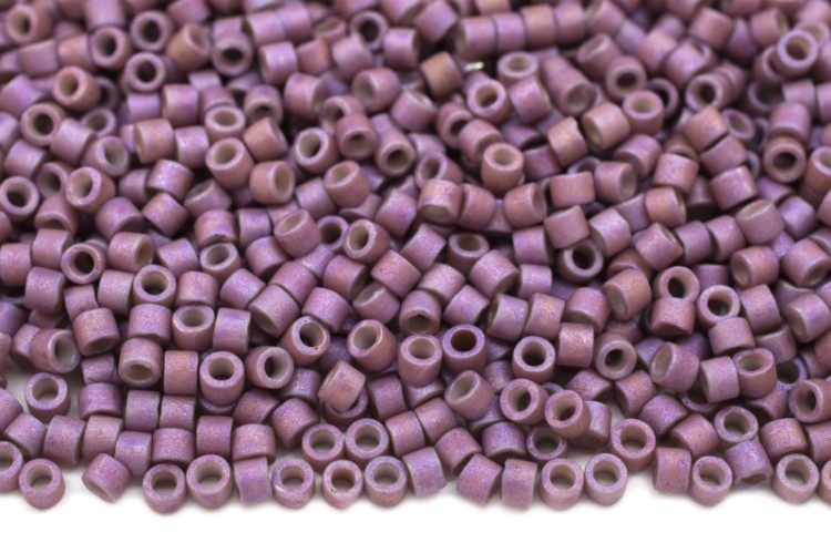 Бисер японский MIYUKI Delica цилиндр 11/0 DB-1066 вереск, матовый металлизированный, 5 грамм Бисер японский MIYUKI Delica цилиндр 11/0 DB-1066 вереск, матовый металлизированный, 5 грамм