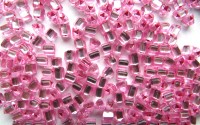 Бисер чешский PRECIOSA ТРИАНГЛ 3,5х3,5мм 18275 розовый, серебряная линия внутри, 50г