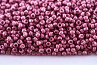 Бисер японский TOHO круглый 11/0 #0563F орхидея матовый, гальванизированный, 10 грамм