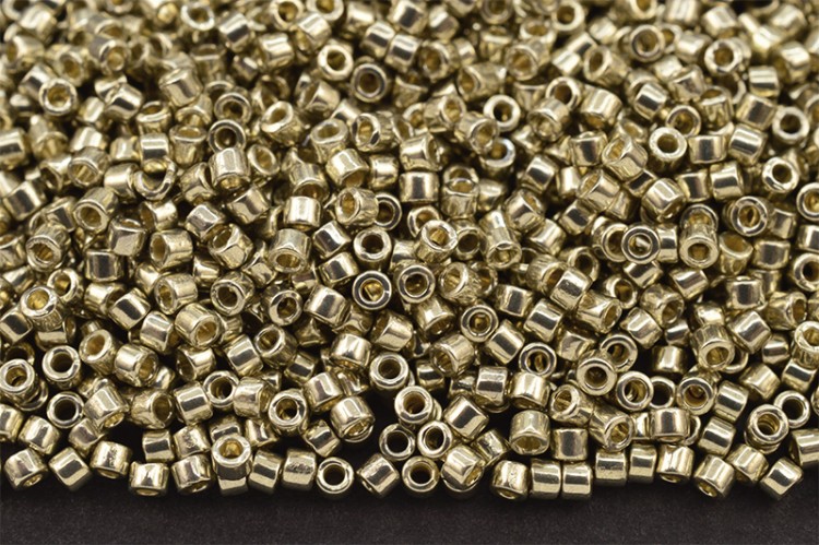 Бисер японский MIYUKI Delica цилиндр 11/0 DB-1851 Duracoat Galvanized, светлое олово, 5 грамм Бисер японский MIYUKI Delica цилиндр 11/0 DB-1851 Duracoat Galvanized, светлое олово, 5 грамм