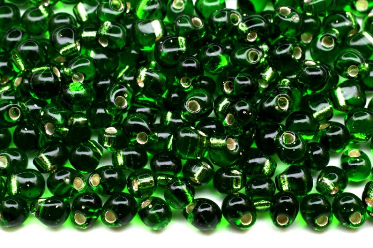 Бисер MIYUKI Drops 3,4мм #0016 зеленый, серебряная линия внутри, 10 грамм Бисер MIYUKI Drops 3,4мм #0016 зеленый, серебряная линия внутри, 10 грамм