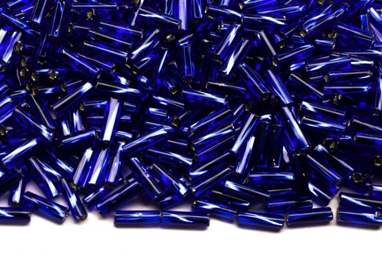 Бисер чешский PRECIOSA стеклярус 37080 7мм витой синий, серебряная линия внутри, 50г Бисер чешский PRECIOSA стеклярус 37080 7мм витой синий, серебряная линия внутри, 50г