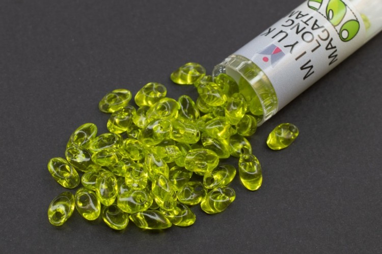 Бисер японский MIYUKI Long Magatama #0143-TB салатовый, прозрачный, туба (около 8 грамм) Бисер японский MIYUKI Long Magatama #0143-TB салатовый, прозрачный, туба (около 8 грамм)