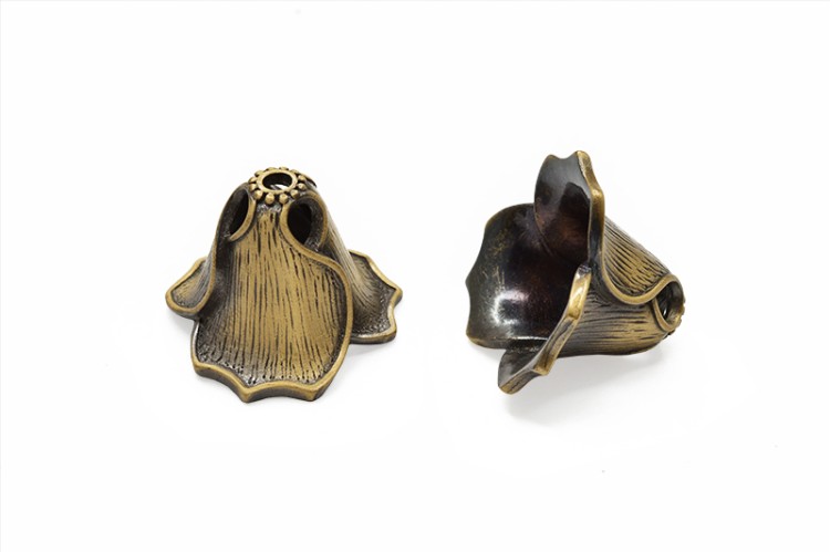 Концевик Лепестки 22х16мм, внутренний диаметр 14мм, отверстие 2мм, цвет античная бронза, латунь, 01-219, 2шт Концевик Лепестки 22х16мм, внутренний диаметр 14мм, отверстие 2мм, цвет античная бронза, латунь, 01-219, 2шт