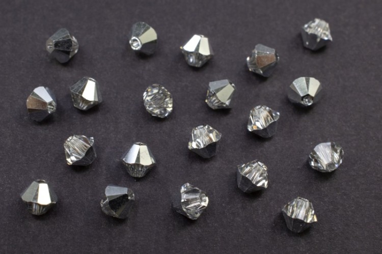 Бусина биконус Swarovski 5328 #001 CAL 4мм Comet Argent Light, 5328-4-001-105, 20шт Бусина биконус Swarovski 5328 #001 CAL 4мм Comet Argent Light, 5328-4-001-105, 20шт