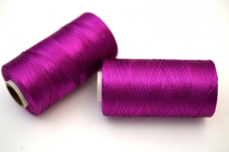 Нитки Doli для кистей и вышивки, цвет 0124 пурпурный, 100% вискоза, 500м, 1шт Нитки Doli для кистей и вышивки, цвет 0124 пурпурный, 100% вискоза, 500м, 1шт