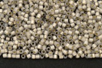 Бисер японский MIYUKI Delica цилиндр 10/0 DBM-0630 серый алебастр, серебряная линия внутри, 5 грамм