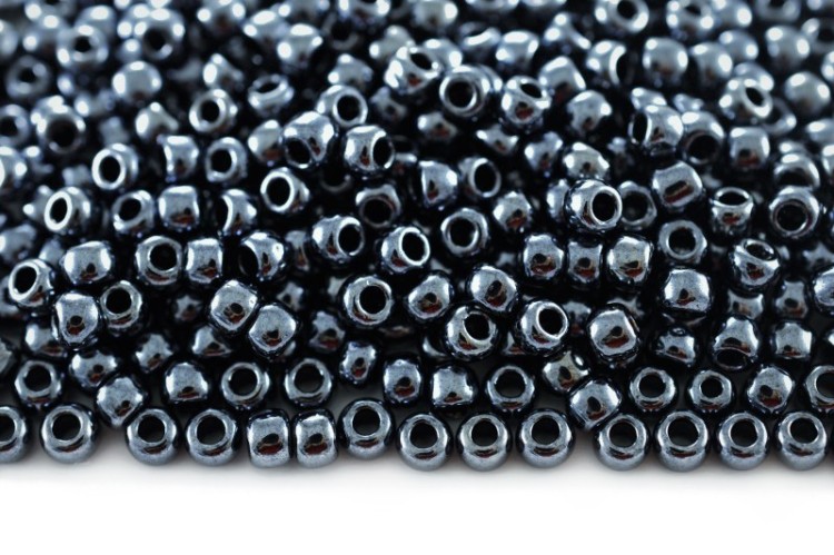 Бисер японский TOHO круглый 6/0 #0081 гематит, металлизированный, 10 грамм Бисер японский TOHO круглый 6/0 #0081 гематит, металлизированный, 10 грамм